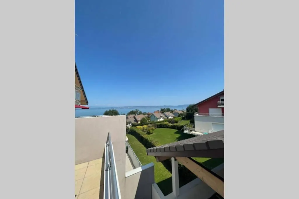 Superbe Appartement Au Calme Avec Vue Sur Le Lac. Evian-les-Bains Apartment